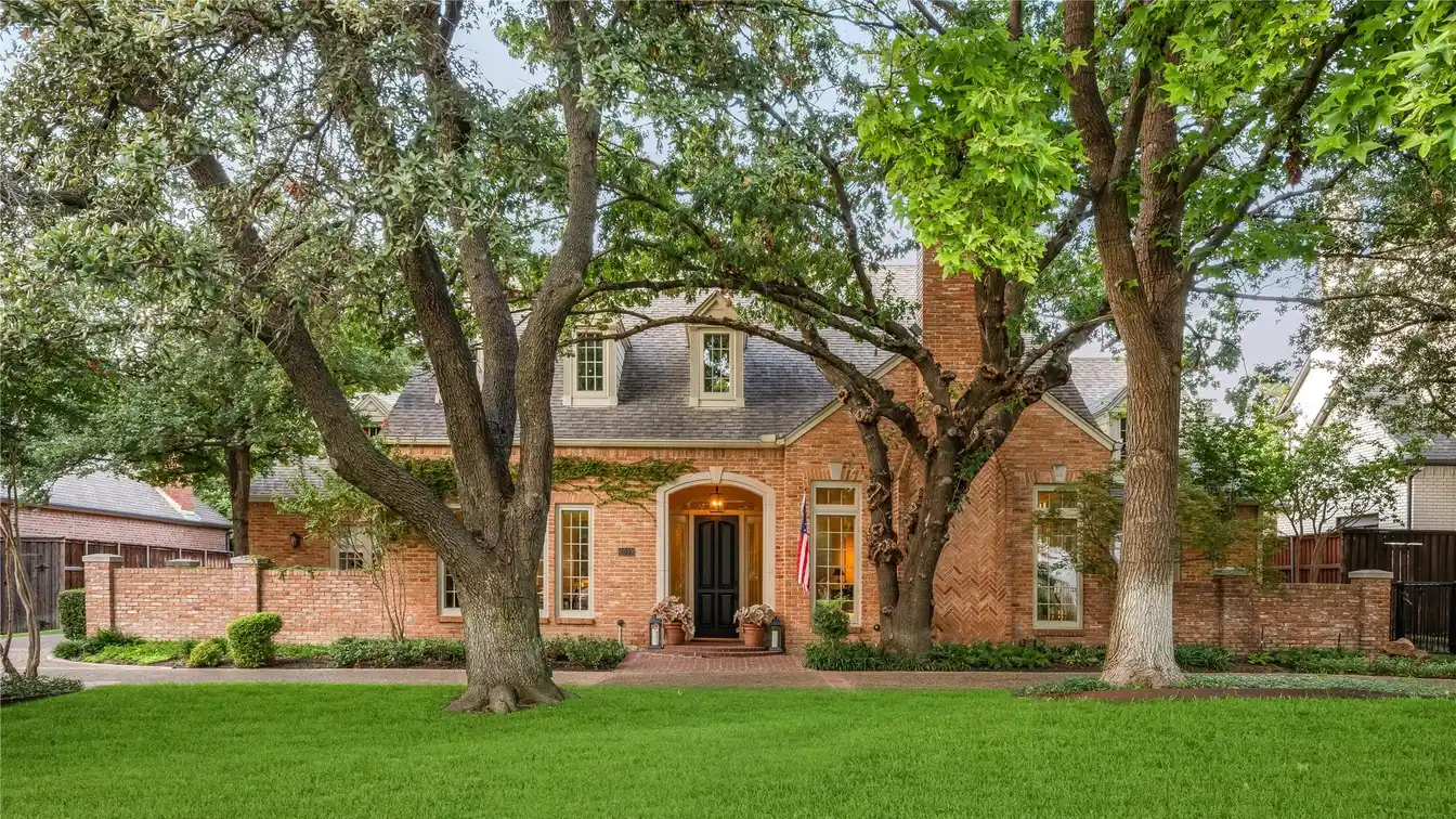 Single-story Gem in One of Preston Hollow's Desired Streets