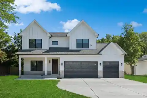 Immaculate New Construction Blending Luxury and Comfort