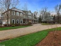 IMMACULATE HOME IN THE PRESERVES