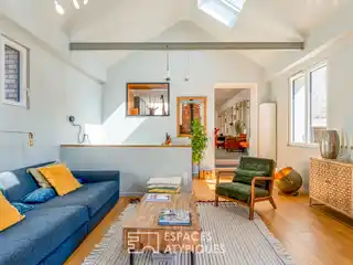 Elegant Duplex Loft with Expansive Rooftop Terrace