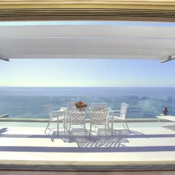 SPECTACULAR OPPORTUNITY FOR A MODERN HOME