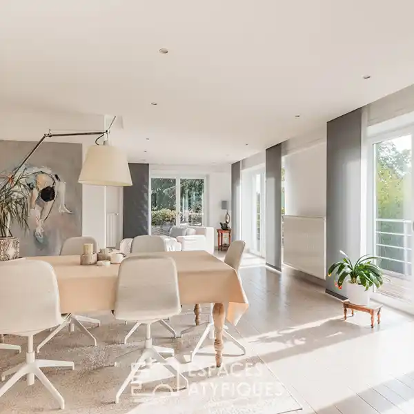 CONTEMPORARY RESIDENCE WITH FLEXIBLE LIVING OPTIONS