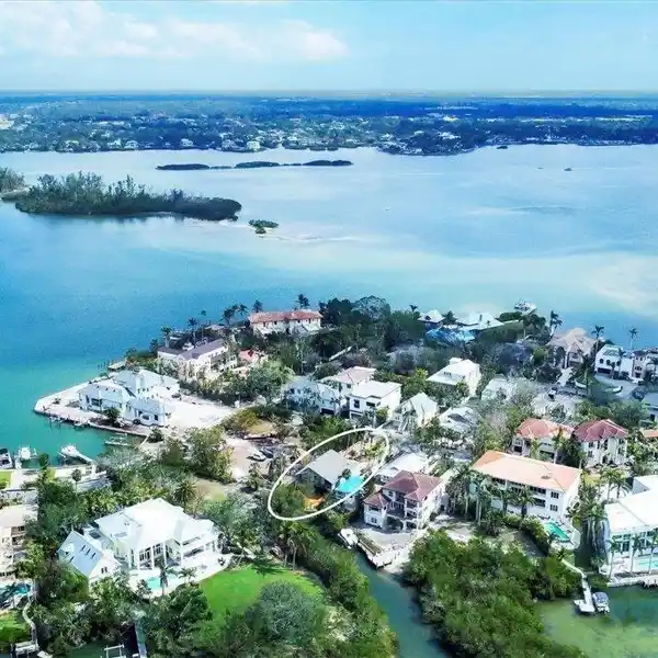 WATERFRONT SIESTA KEY HOME WITH BAYOU VIEWS