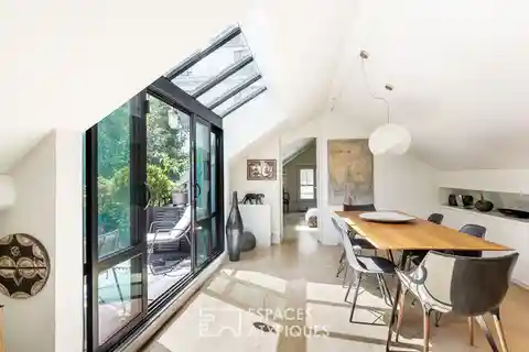 Elegantly Renovated Top-Floor Apartment