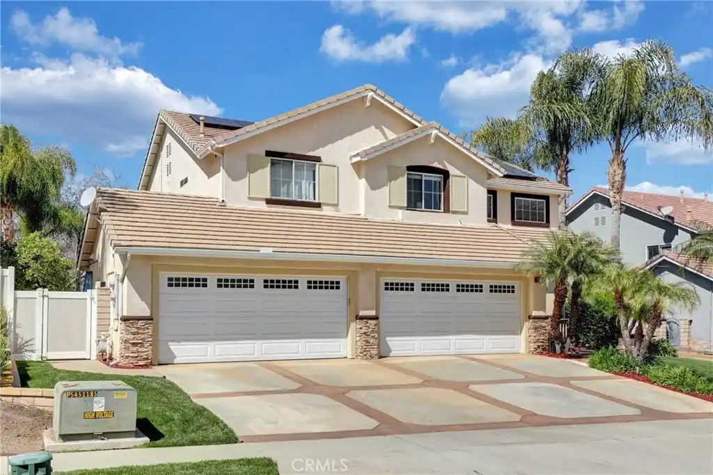 Residence Offering an Array of Sought-after Features
