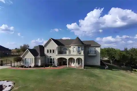 Custom-Built Home in the Lake Ridge Community