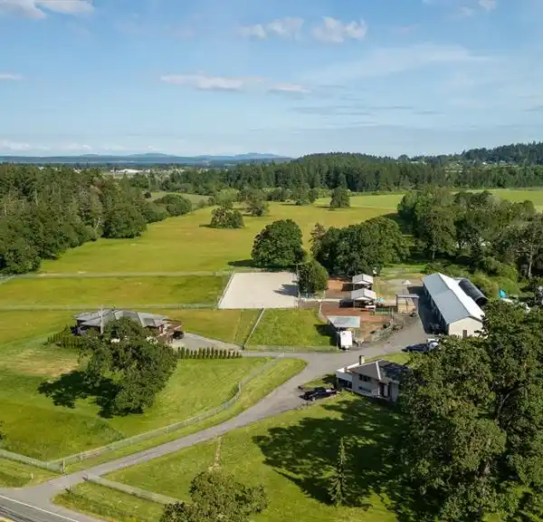 SPRAWLING 25.92-ACRE OCEAN VIEW EQUESTRIAN ESTATE