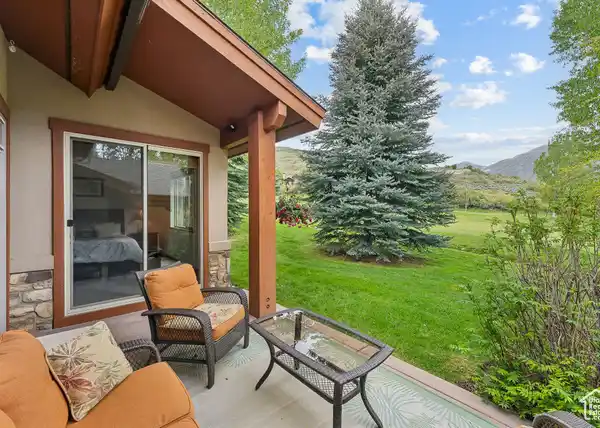 UPDATED TOWNHOME ON HOMESTEAD GOLF COURSE