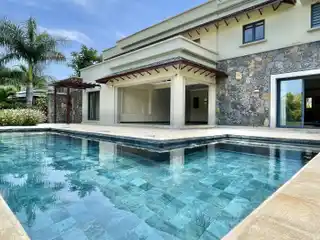 Spacious Black River Villa with Pool and Garden