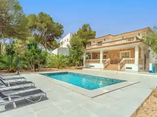 Mediterranean Villa with Pool