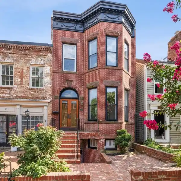 CIRCA 1905 BAYFRONT WITH PRIME LOCATION