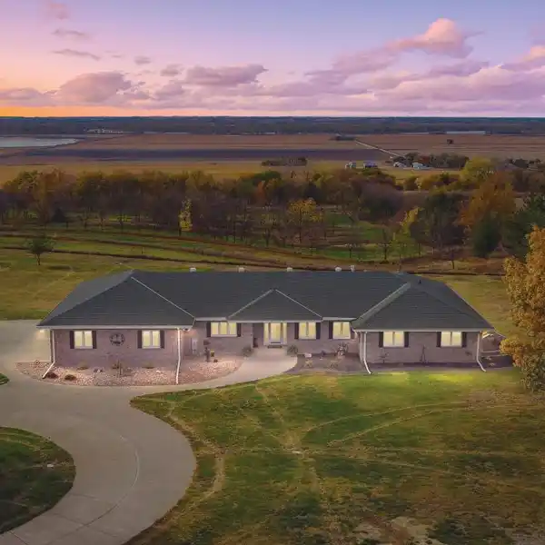SPACIOUS EXECUTIVE RANCH HOME