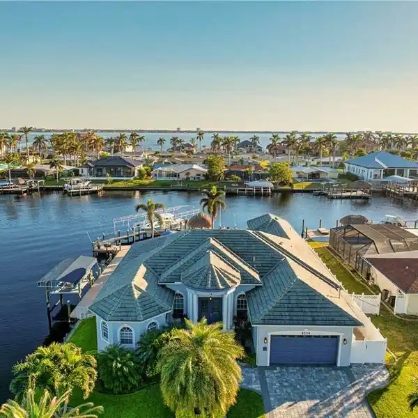 UNBEATABLE LOCATION IN THE PRESTIGIOUS YACHT CLUB NEIGHBORHOOD