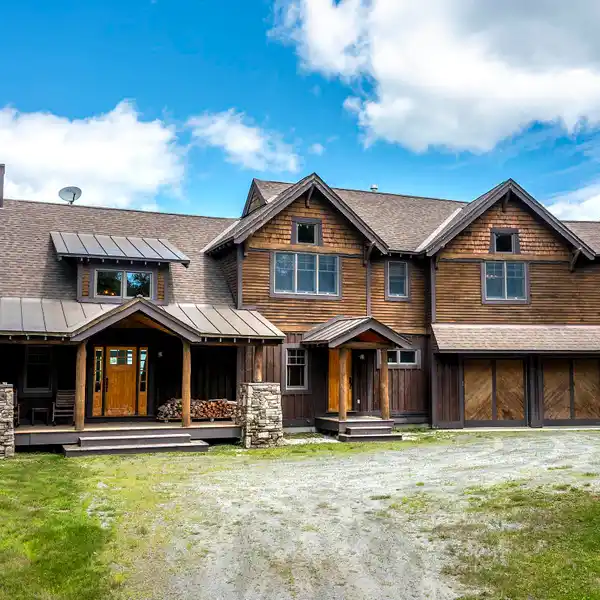 REFINED MOUNTAIN LIVING MEETS TIMELESS CRAFTSMANSHIP