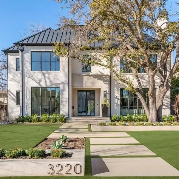 EXQUISITE RECENTLY COMPLETED HOME