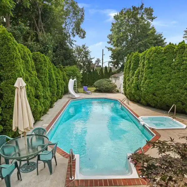 CHARMING DUTCH COLONIAL