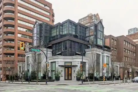 Three Bedroom Penthouse with a New York Vibe