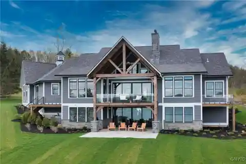 Exquisite Luxury Lake House on Nearly 27 Acres