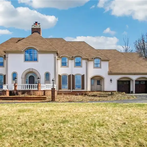 GRAND SIX-ACRE ESTATE