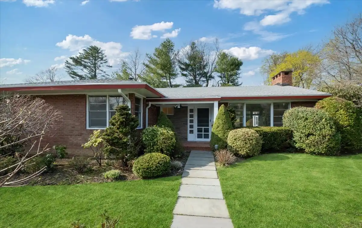 Delightful Mid-century Ranch