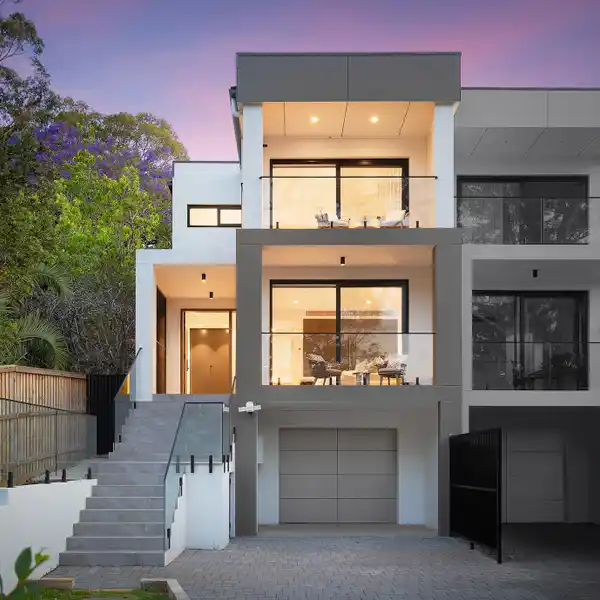 CONTEMPORARY FAMILY HAVEN WITH ALFRESCO ELEGANCE