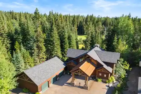 Luxury Log Home on the Golf Course