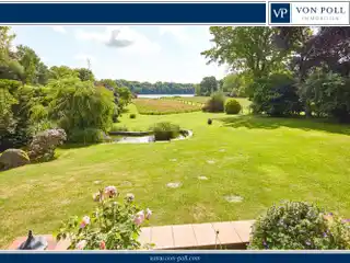 Spacious Property in Exclusive Lakeside Location