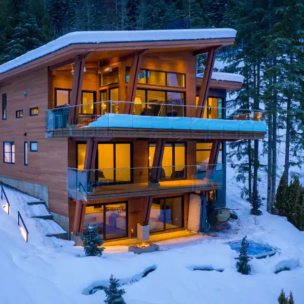 EXCLUSIVE KADENWOOD CHALET