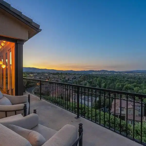 BEAUTIFUL RESIDENCE AT THE TOP OF BELSERA ESTATES
