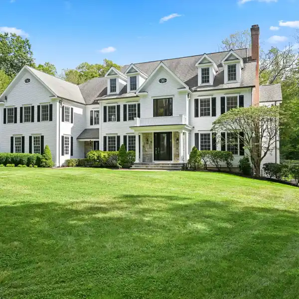 BREATHTAKING COLONIAL HOME ON 2.28 ACRES