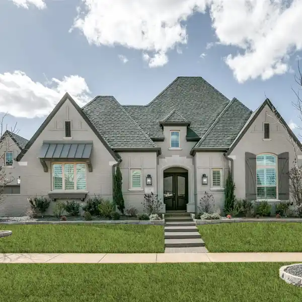EXQUISITE HOME IN THE PENINSULA OF WINDSONG RANCH