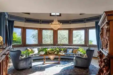 Striking Property with Lake and Mountain Views