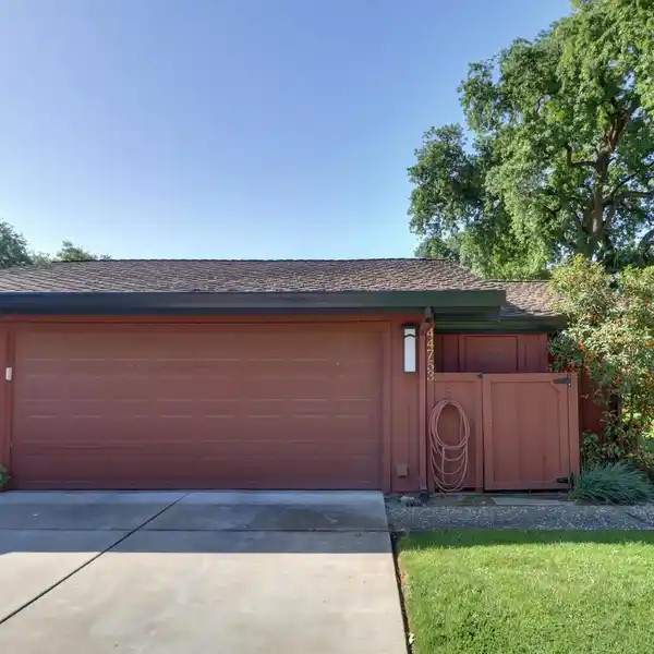 BEAUTIFULLY REMODELED CONDOMINIUM