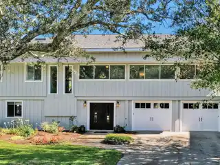 Coastal Elegance at Its Finest