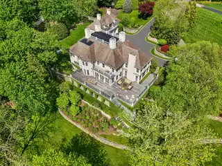 Distinguished Home in a Graceful Setting