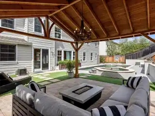 Comfort and Elegance in Pointe Marin