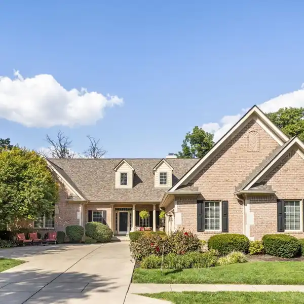 TRADITIONAL ALL-BRICK HOME IN EXCLUSIVE ALLISON PLACE