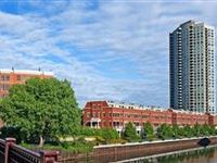 URBAN LIVING PERFECTED AT KINZIE PARK
