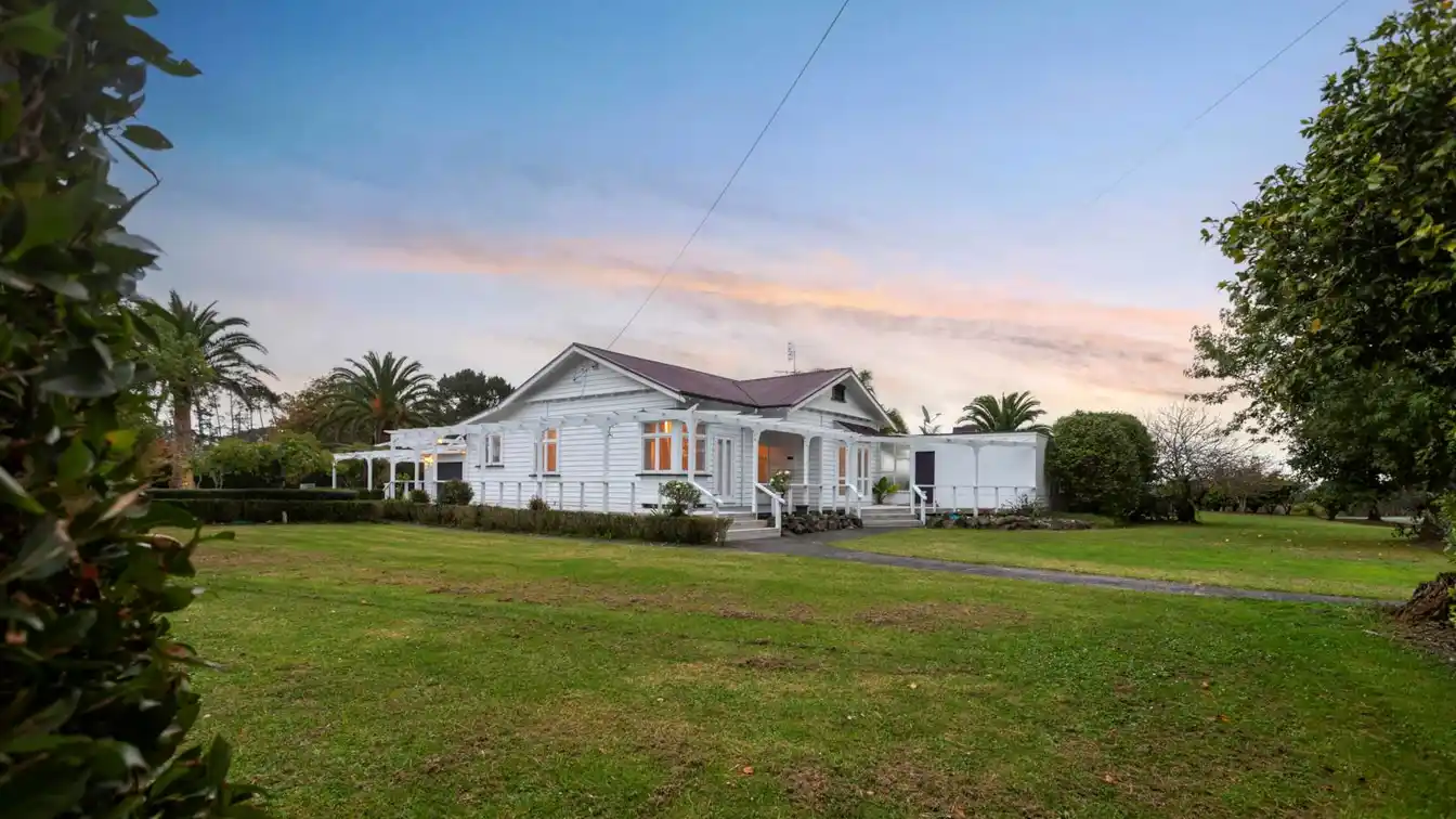 Nine-plus-acre Lifestyle Property