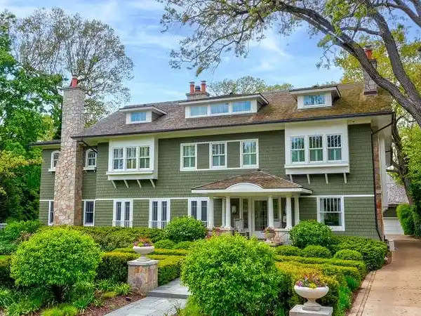 INCREDIBLE EAST KENILWORTH COMPOUND
