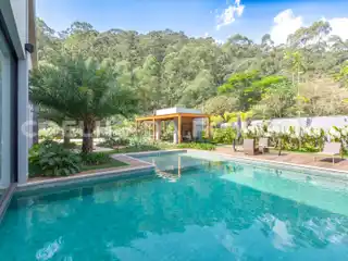 Modern Single-Story Stunner with Garden