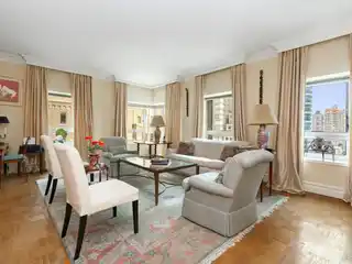 Graceful High-Floor Home on Park Avenue