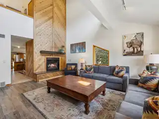 The Perfect Blend of Mountain Charm and Convenience