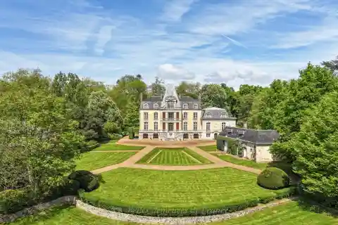 Elegant 18th Century Chateau