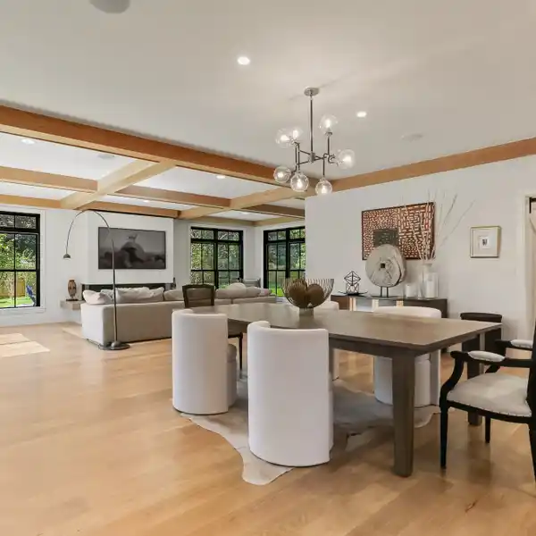 STATE-OF-THE-ART NEW CONSTRUCTION HOME