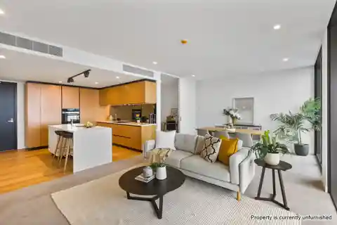Generously Sized Residence in the Sought-After Beaumont Building