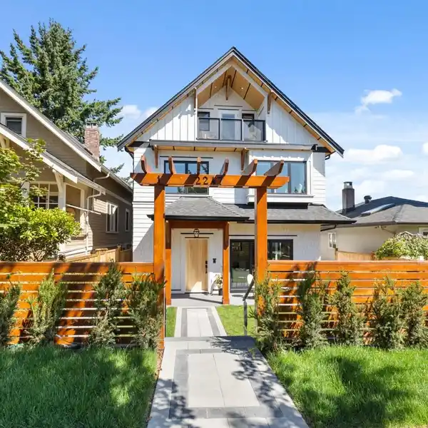 STUNNING DUPLEX HOME