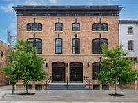 BEAUTIFULLY UPDATED EAST LINCOLN PARK HOME