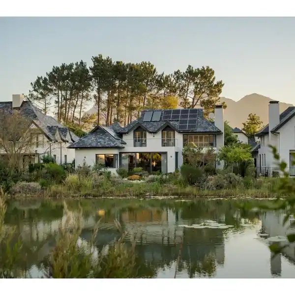 EXQUISITE LAKESIDE VILLA