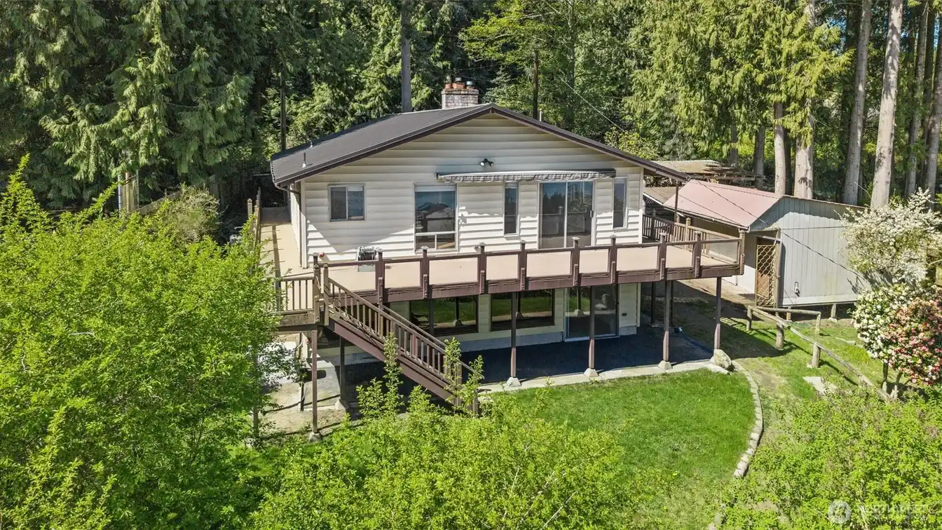 High-bluff Waterfront Property in Bells Beach